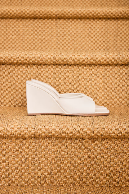 Le-Wedge White