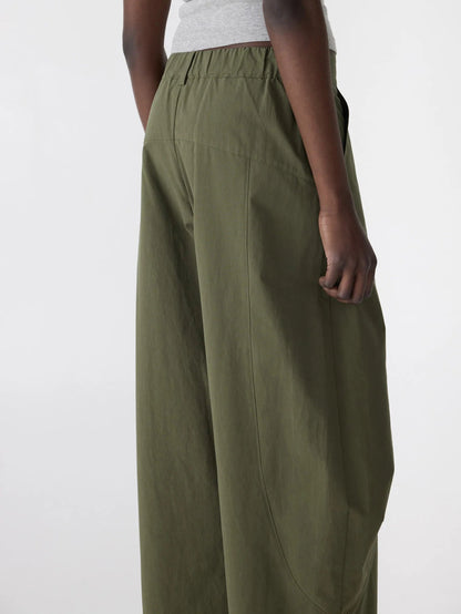 Bassike / Crushed Cotton Barrel Pant / Khaki