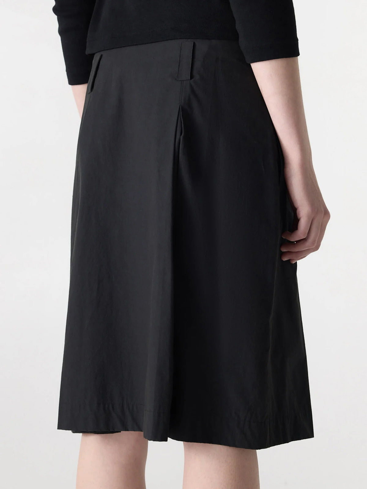 Bassike / Crushed Cotton Box Pleat Skirt / Black