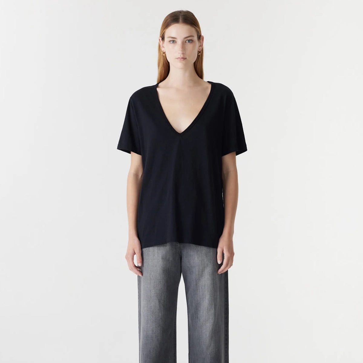 Bassike / Classic V-Neck T-Shirt / Black