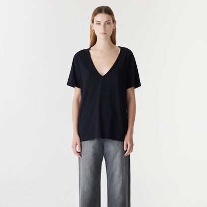 Bassike / Classic V-Neck T-Shirt / Black
