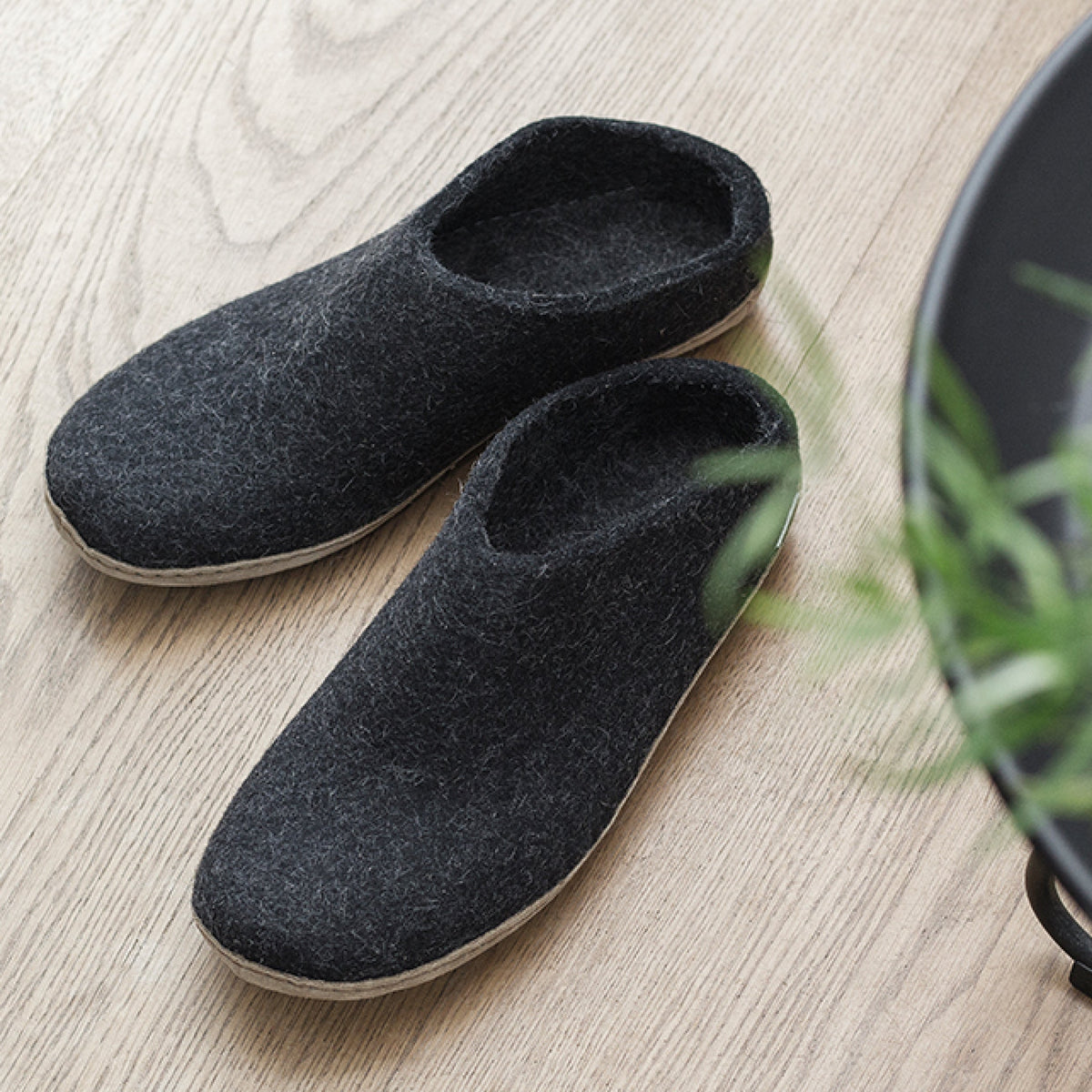 Glerups / Slip-on / Charcoal / Leather Sole