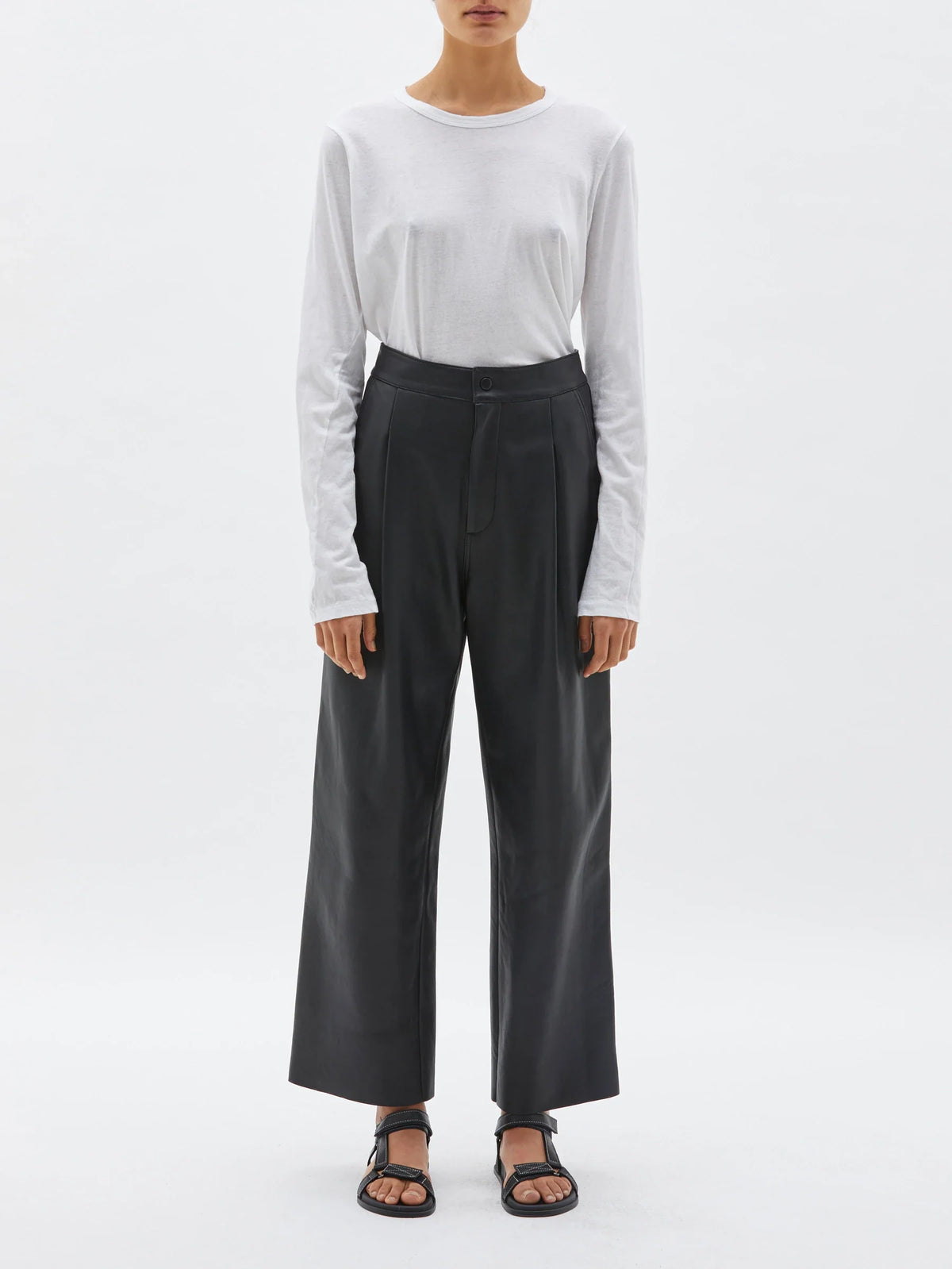 Bassike / Regular Scoop Hem Longsleeve T-Shirt / White