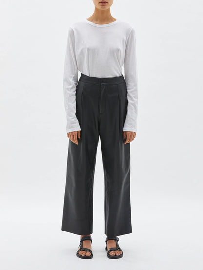Bassike / Regular Scoop Hem Longsleeve T-Shirt / White