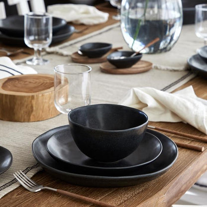 Livia / Dinner Plate / Charcoal